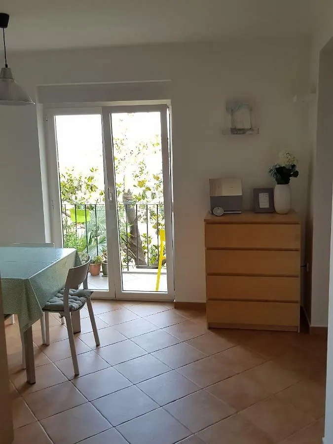 Sunny Apartment 150 M From The Sea Опатия