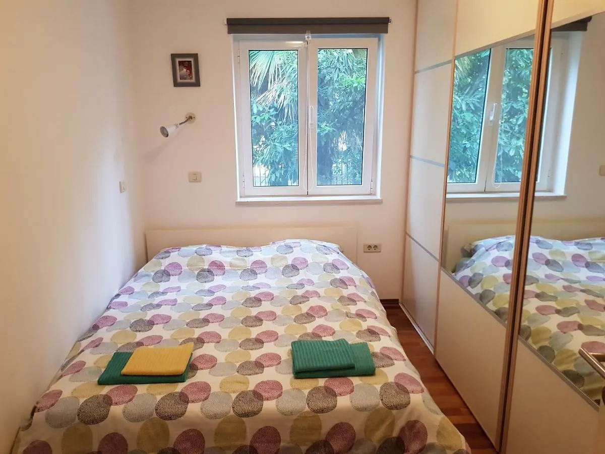 Sunny Apartment 150 M From The Sea Опатия