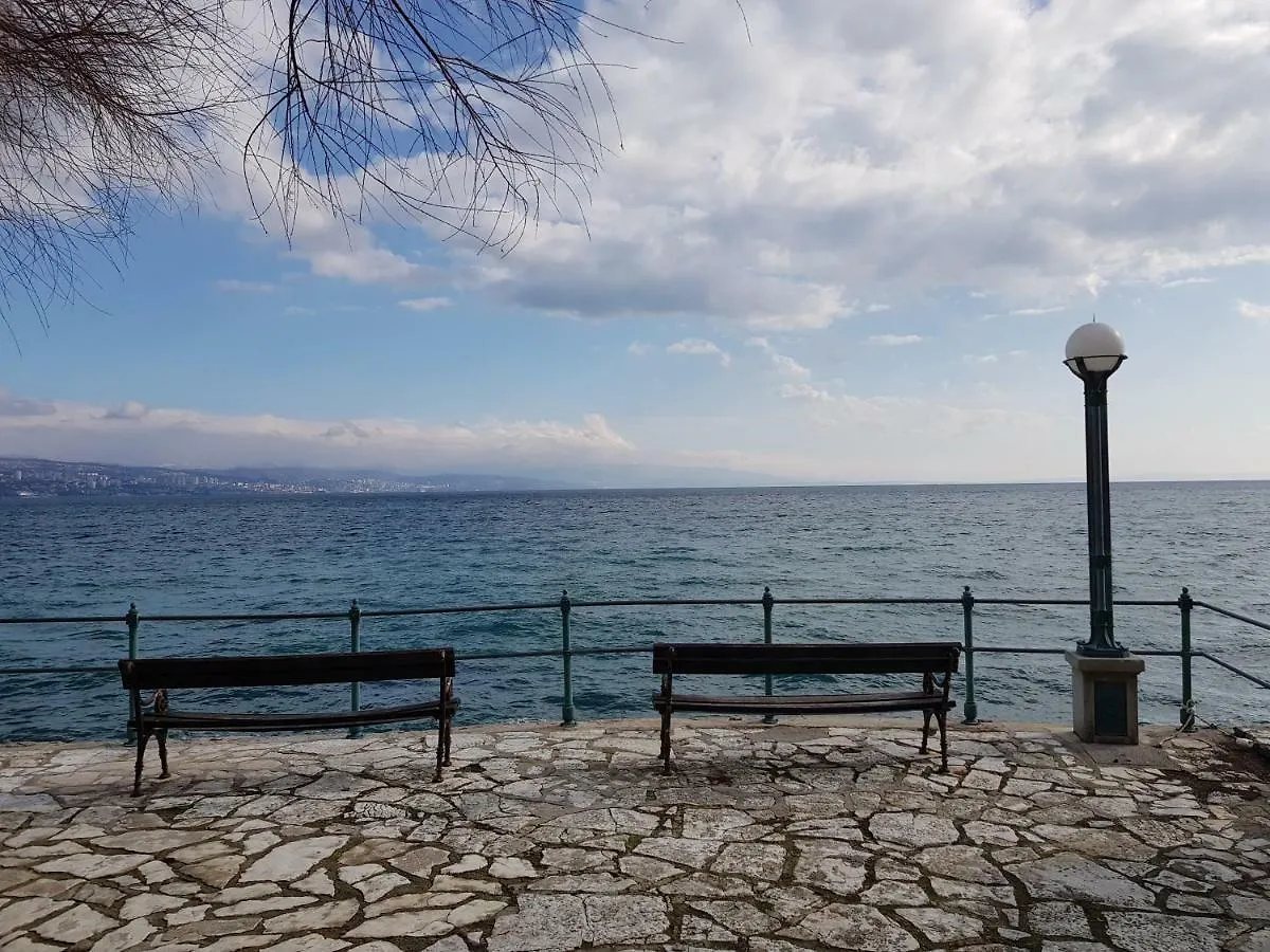 Sunny Apartment 150 M From The Sea Opatija 0*,  Kroatien