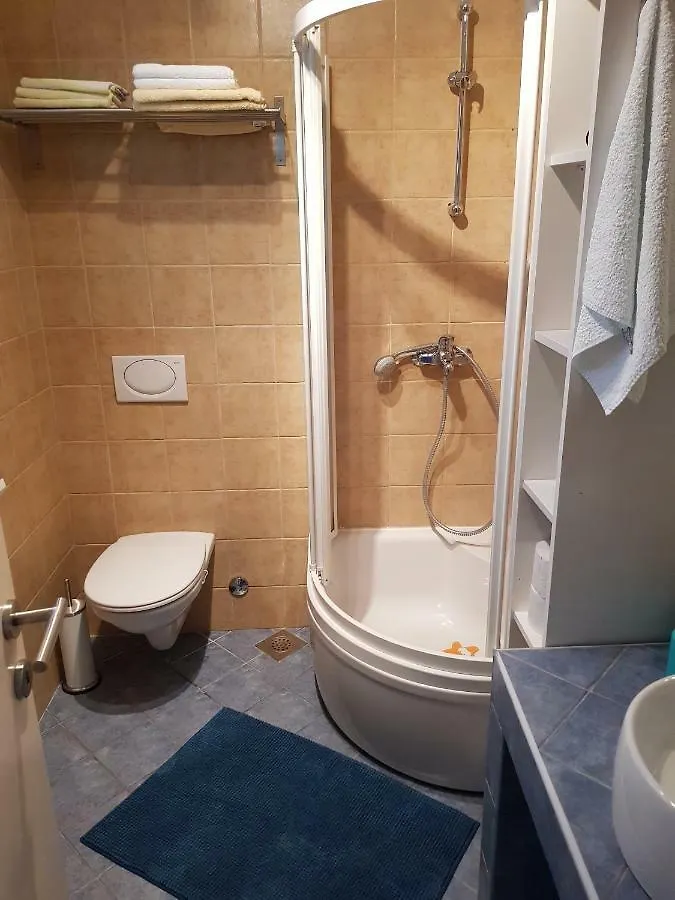 Sunny Apartment 150 M From The Sea Opatija